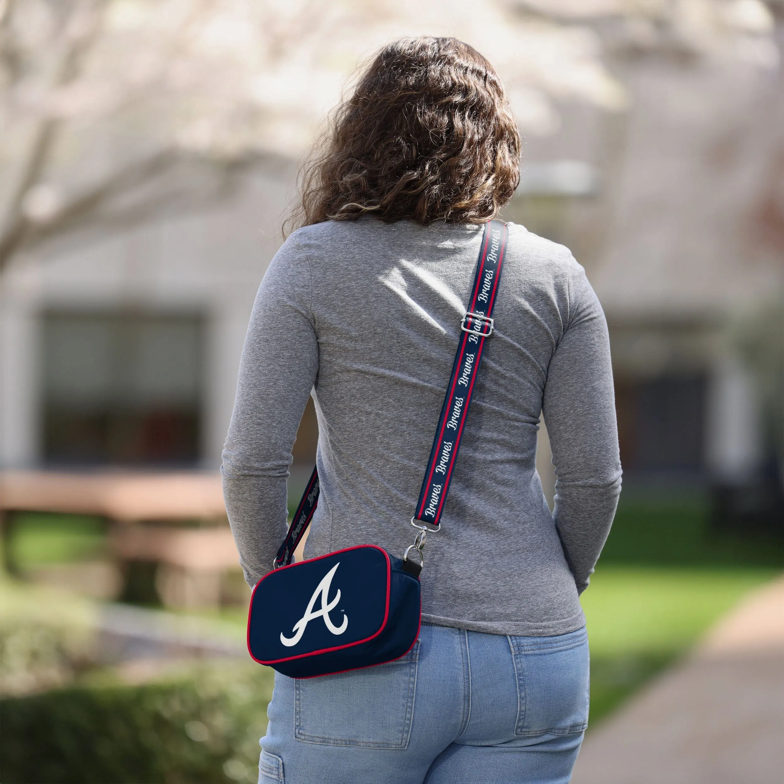 Atlanta Braves Team Logo Crossbody Bag