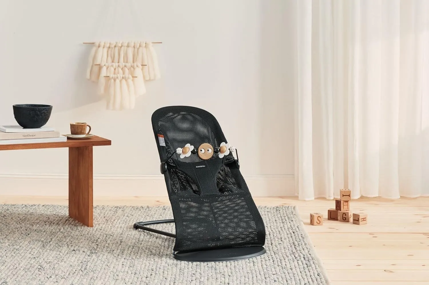 BabyBjörn Baby Carrier Mini, 3D mesh, Anthracite and Toy for Bouncer, Googly Eyes Black & White