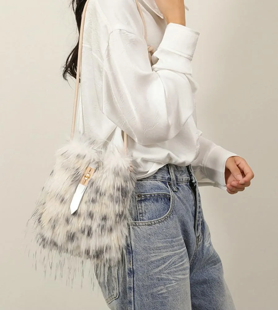 Faux Fur Crossbody Bags for Women Fashion Clutch Purses for Evening Party Slouchy Handbag Y2k Purse Phone Bag with Buckle