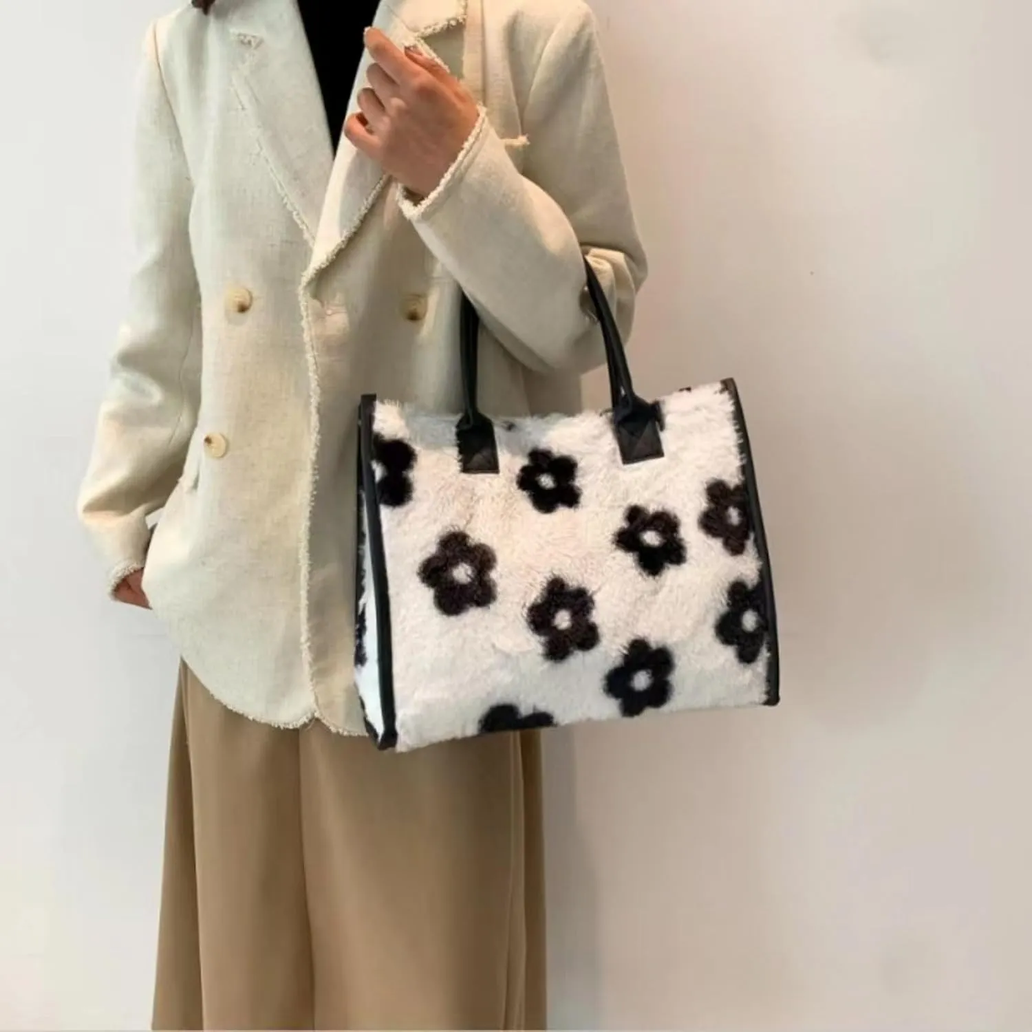 Faux Fur Large Tote Bags for Women Leopard Cow Print Shoulder Bags Purse Y2k Plush Handbags 2000s Streetwear