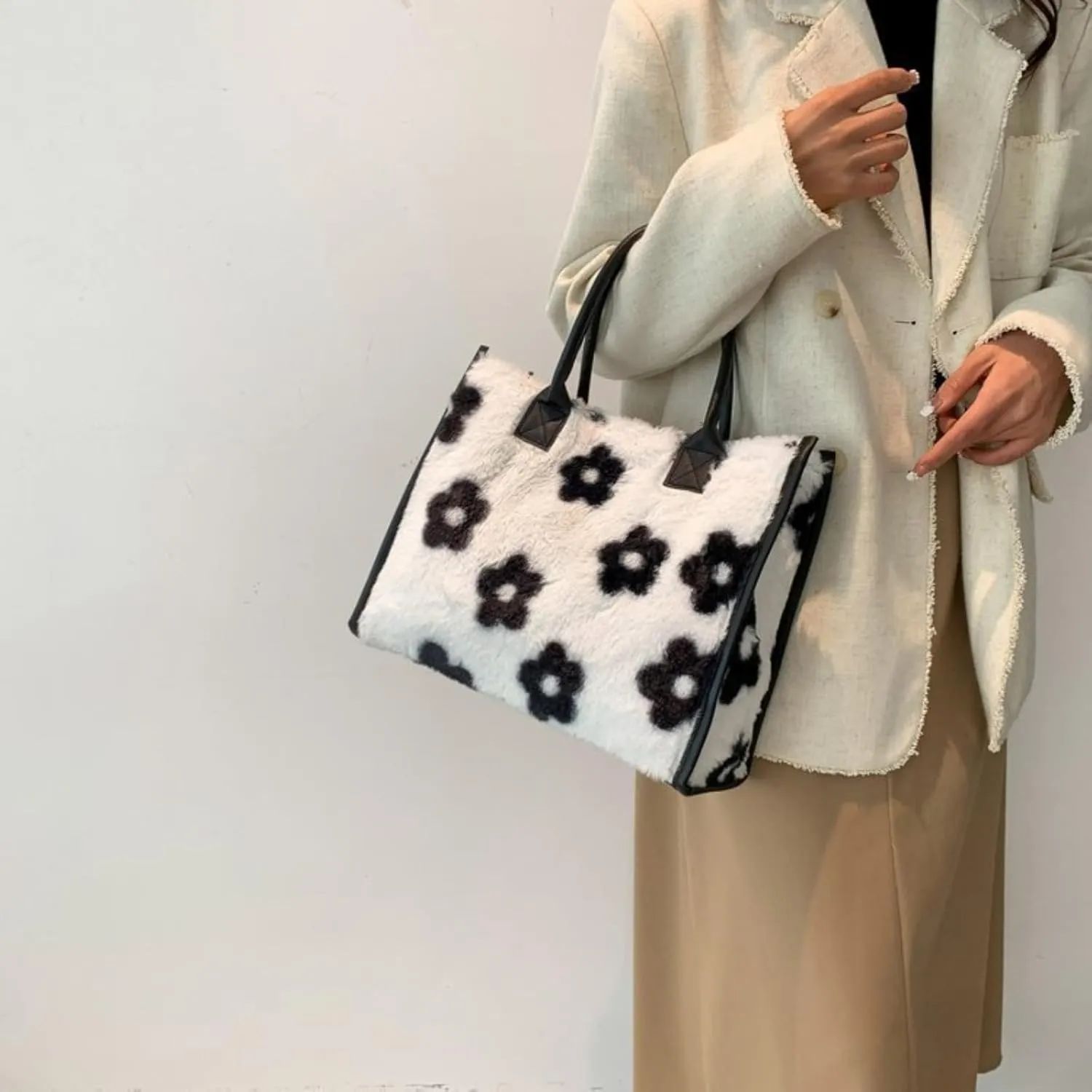 Faux Fur Large Tote Bags for Women Leopard Cow Print Shoulder Bags Purse Y2k Plush Handbags 2000s Streetwear