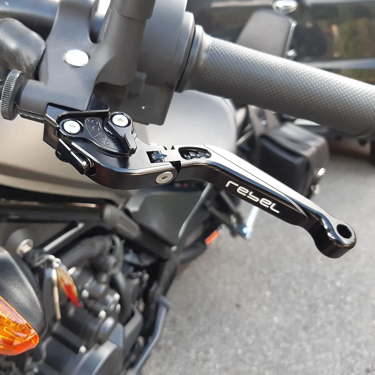 Foldable Retractable Brake Lever Clutch Lever for MV Agusta Superveloce 800 2023-2024, CNC Aluminum Alloy Made (Green)