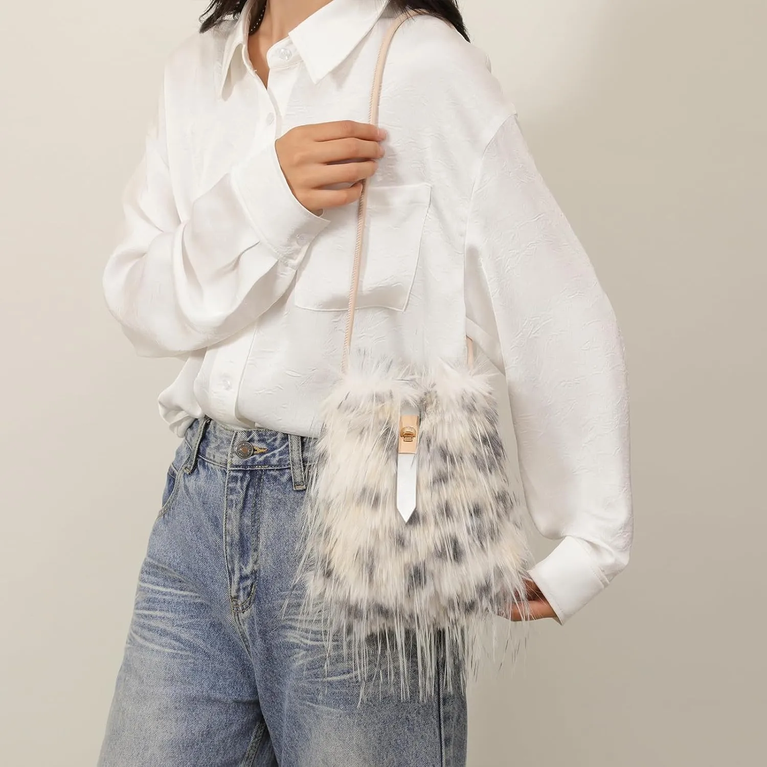 Furry Purse, Faux Fur Crossbody Bag Y2K Fluffy Bag Fuzzy Purses for Women