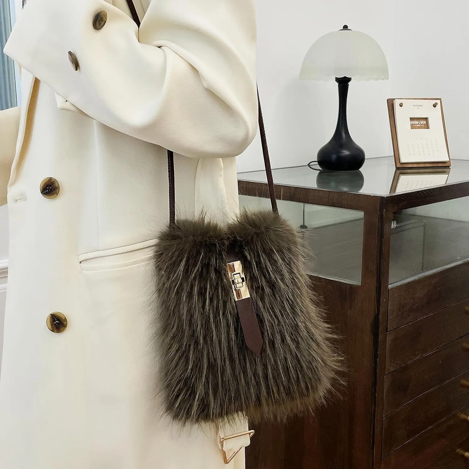 Furry Purse, Faux Fur Crossbody Bag Y2K Fluffy Bag Fuzzy Purses for Women