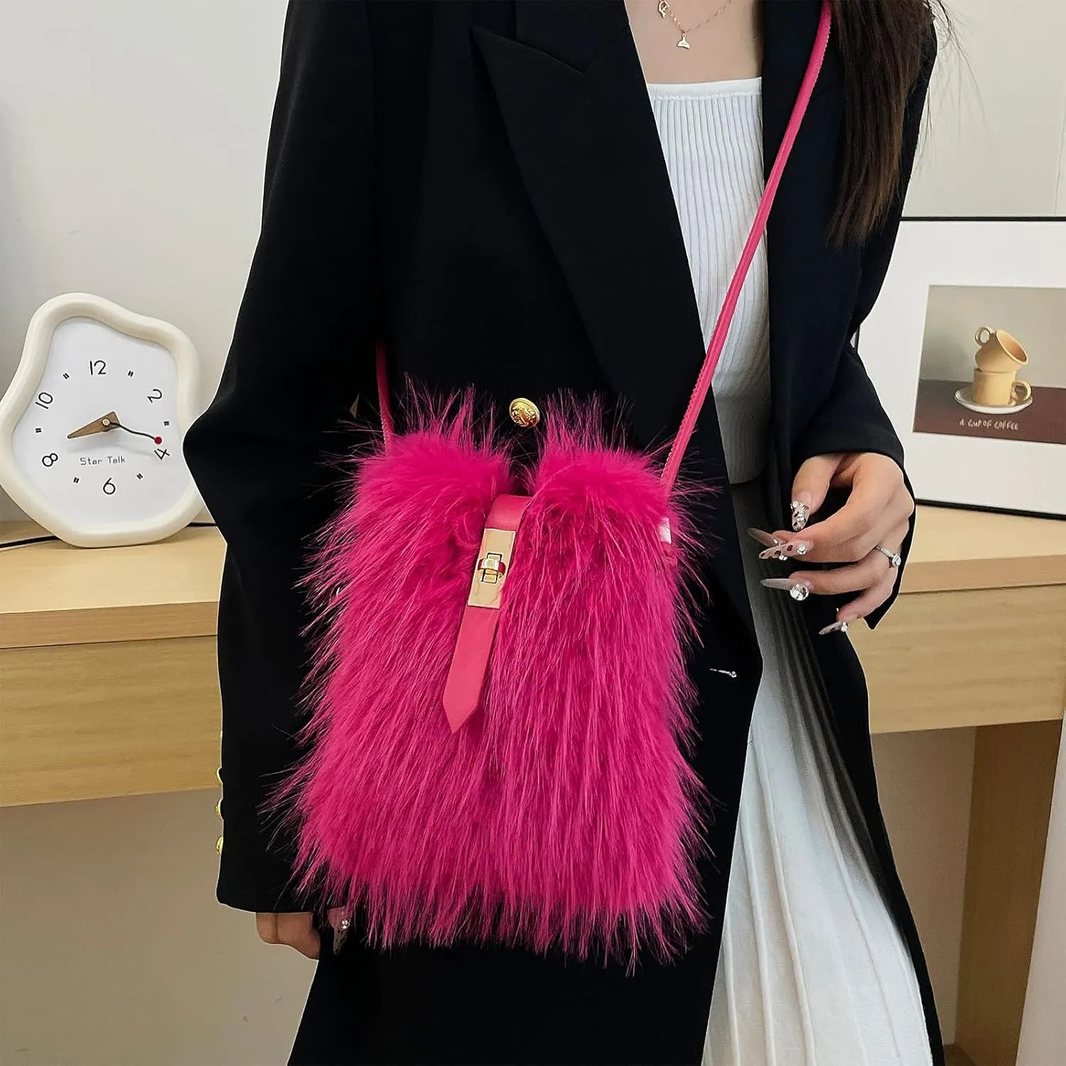 Furry Purse, Faux Fur Crossbody Bag Y2K Fluffy Bag Fuzzy Purses for Women