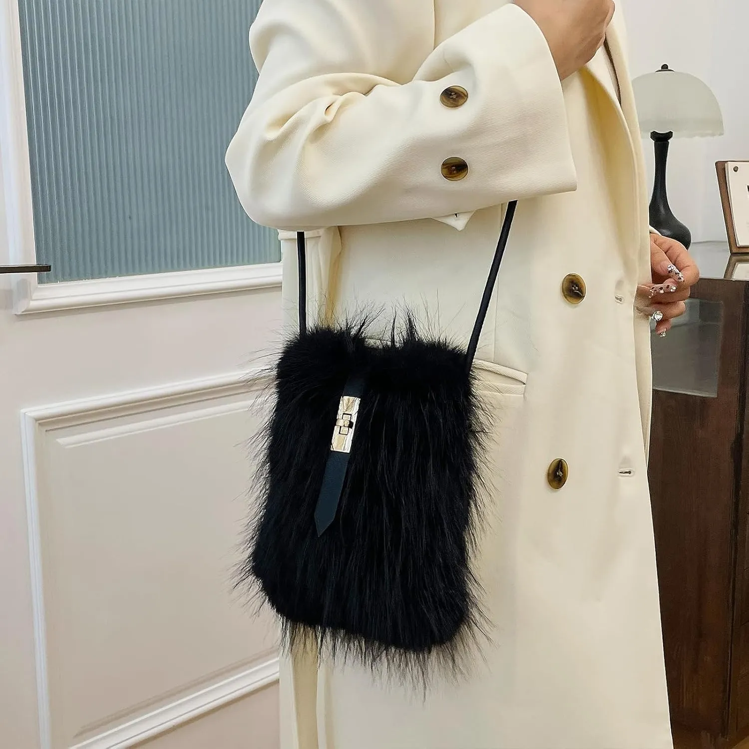 Furry Purse, Faux Fur Crossbody Bag Y2K Fluffy Bag Fuzzy Purses for Women