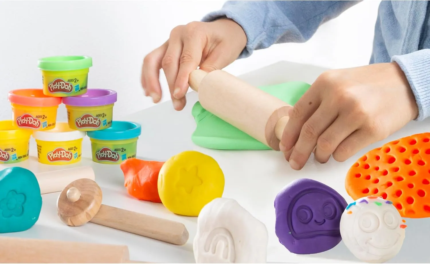 Play-Doh: All-Inclusive Shop - Wooden Creative Shop Stand Set, (12) 1oz Playdoh Containers of Play-Doh, 3pc Wooden Tools, 3D Silicone Mat, Kids Age 3 