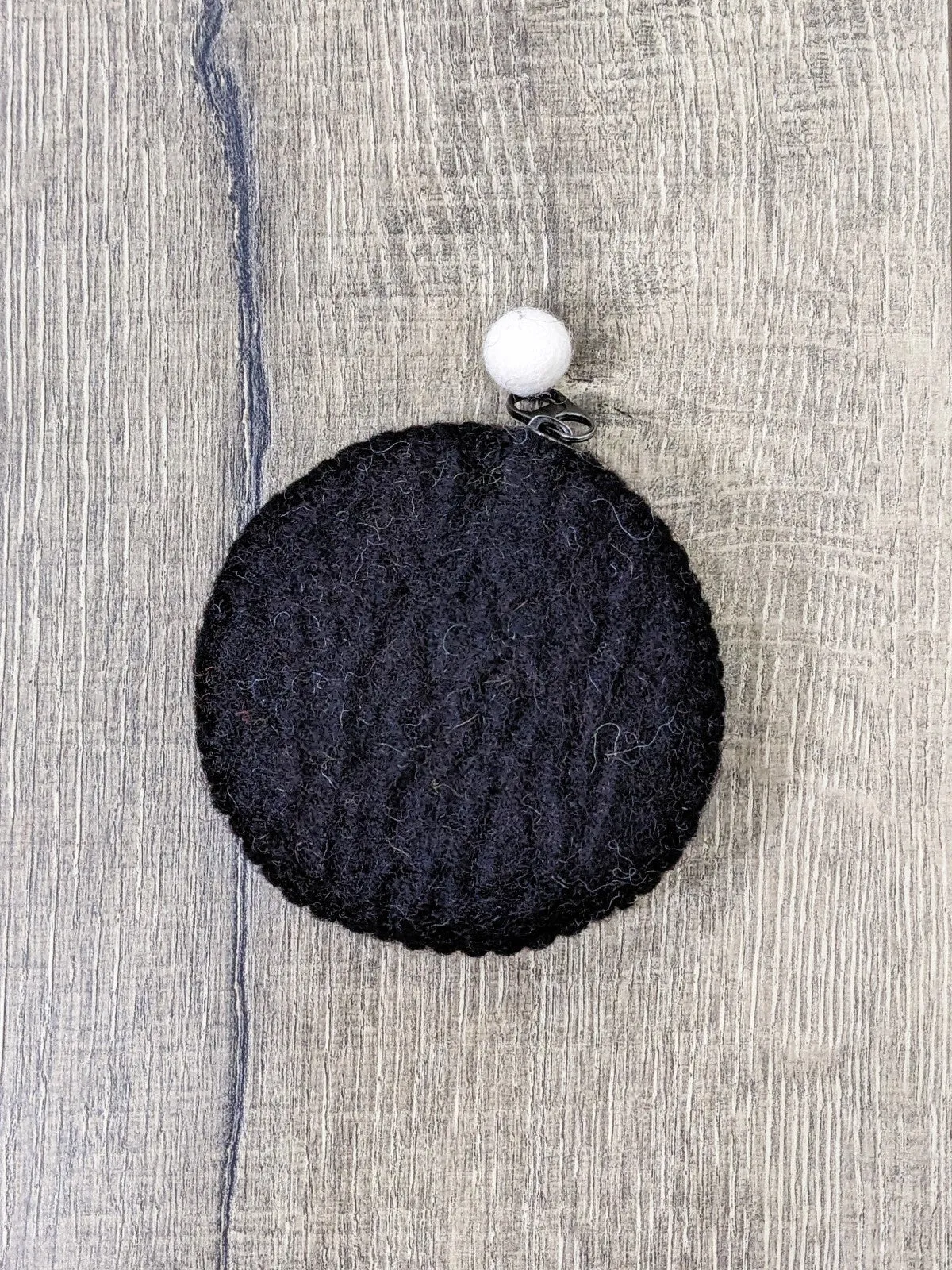 Round Daisy Purse