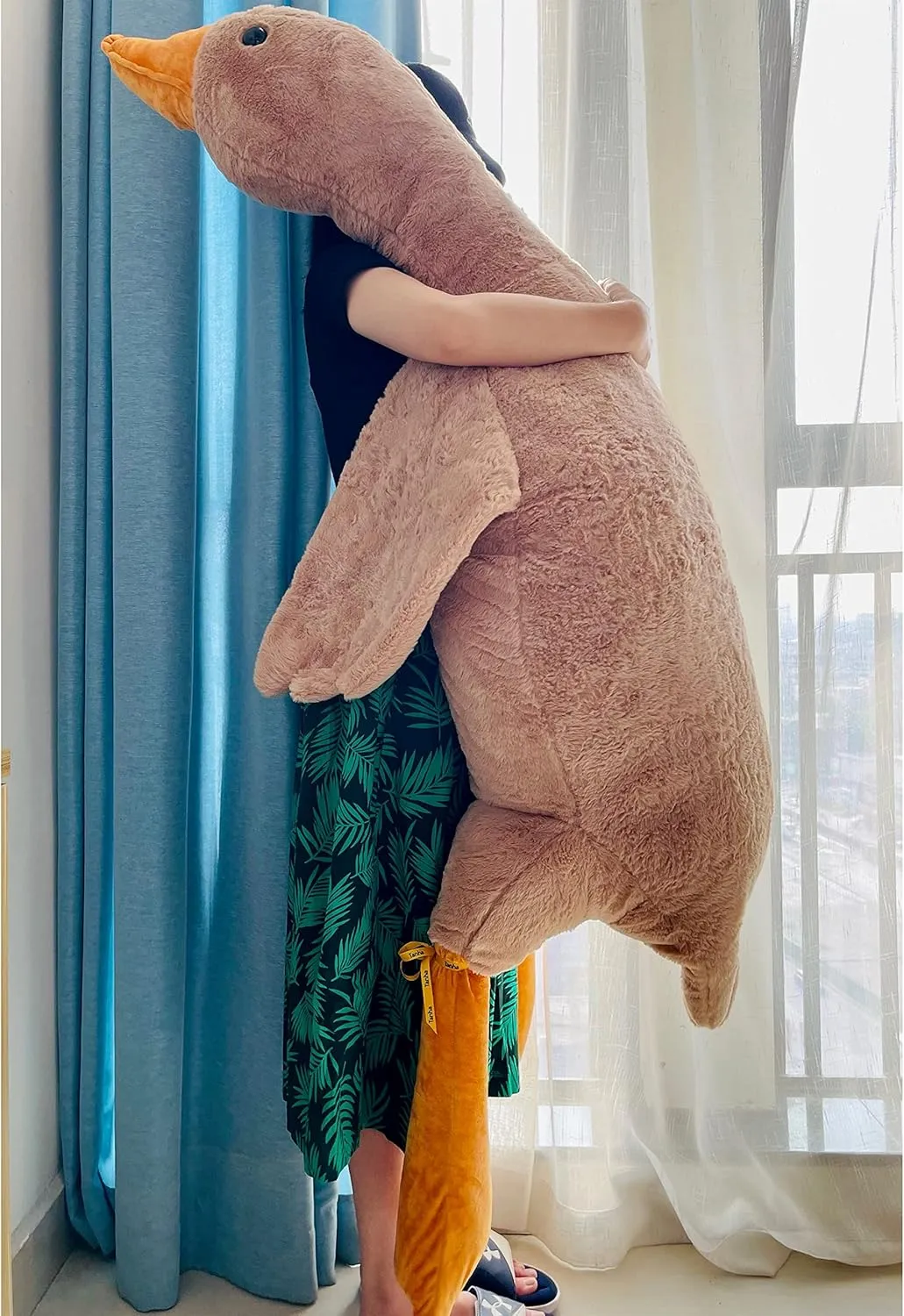 Tanha Giant Goose Plush, 6 Foot Goose Stuffed Animal, Cute Stuffed Goose, Soft Brown Duck Plush Gift for Girlfriend, Kids or Best Friend（75inch, 190cm）