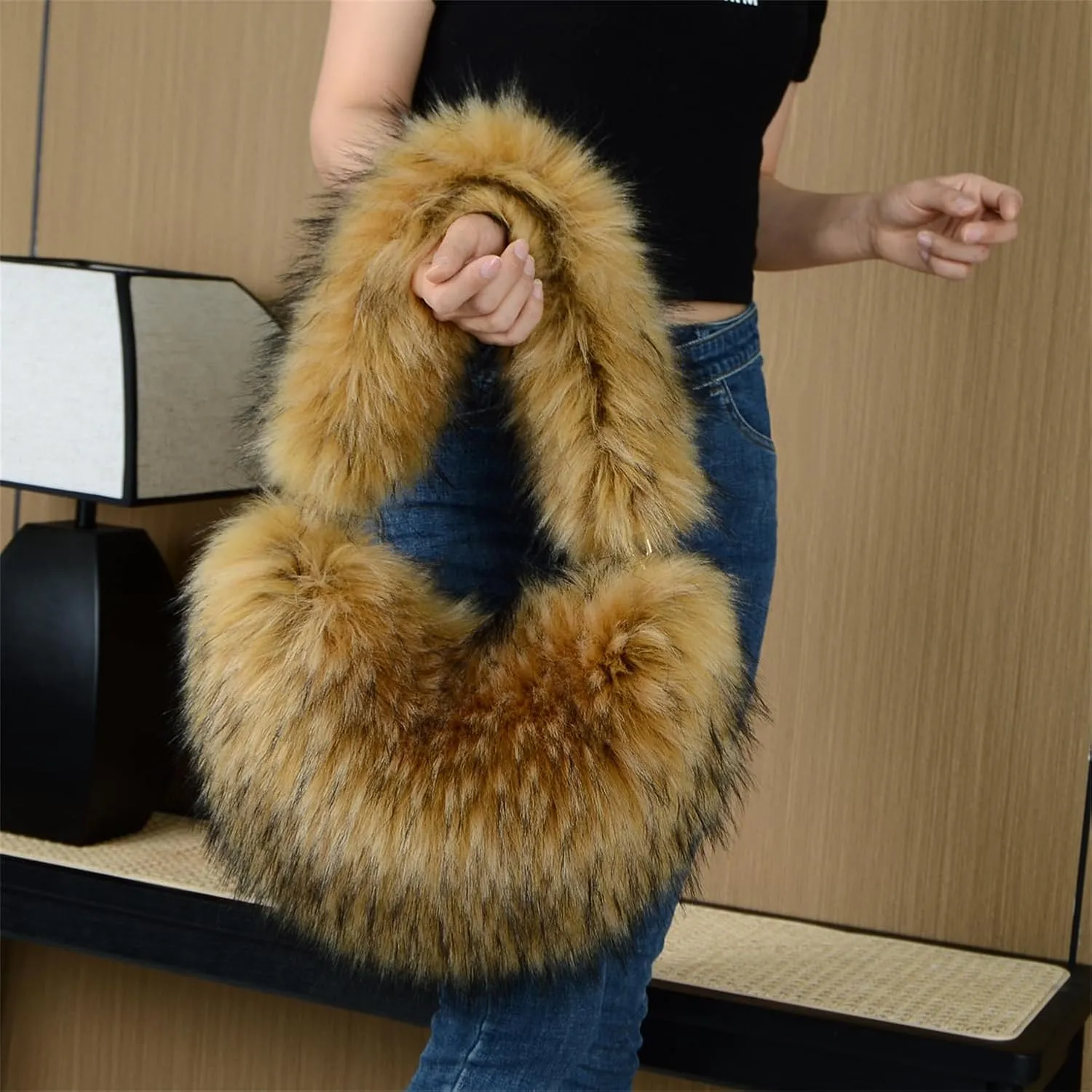 Women Heart Shaped Tote Bag Plush Faux-Fur Winter Clutch Purse Brown