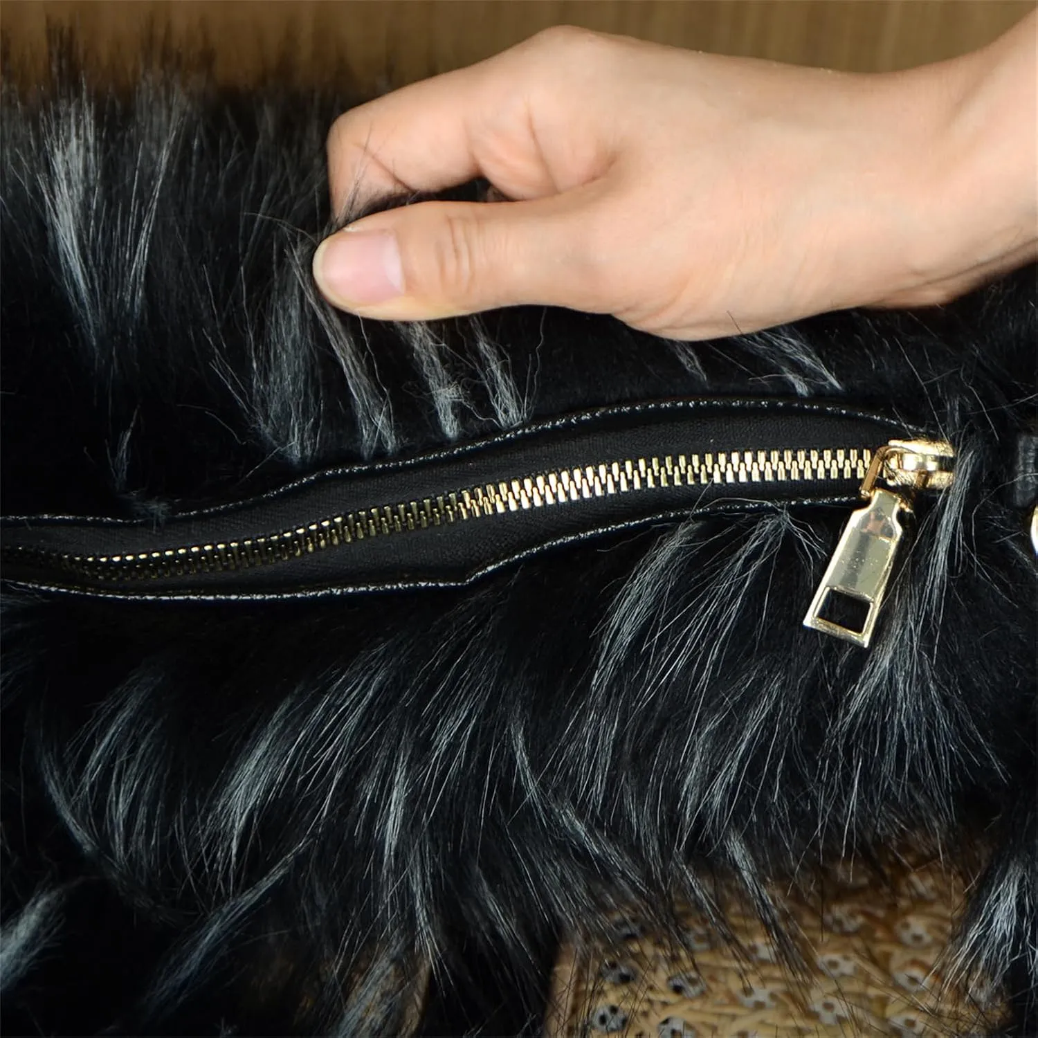 Women Heart Shaped Tote Bag Plush Faux-Fur Winter Clutch Purse Brown